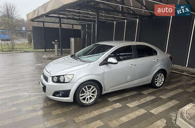 Седан Chevrolet Aveo 2014 в Ужгороде