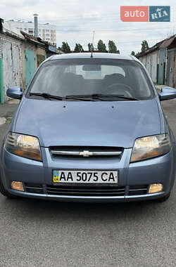 Хэтчбек Chevrolet Aveo 2006 в 
