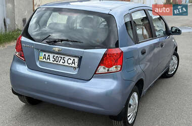 Хэтчбек Chevrolet Aveo 2006 в 