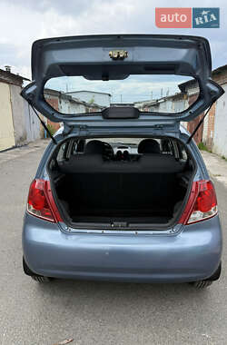 Хэтчбек Chevrolet Aveo 2006 в 