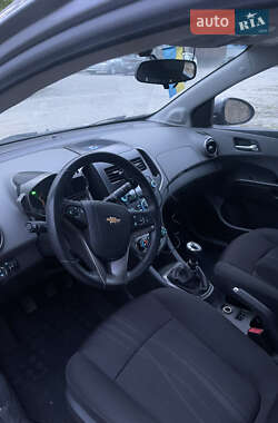 Хетчбек Chevrolet Aveo 2012 в 
