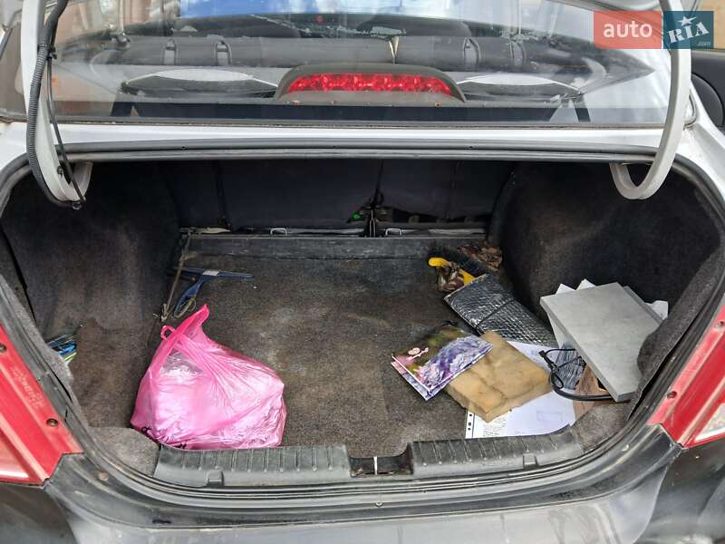 Седан Chevrolet Aveo 2005 в Львове