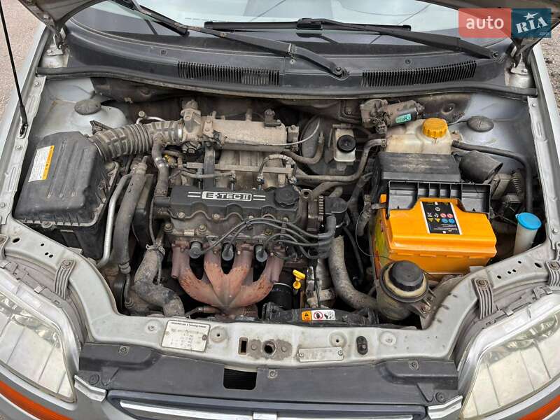 Седан Chevrolet Aveo 2005 в Кам'янському