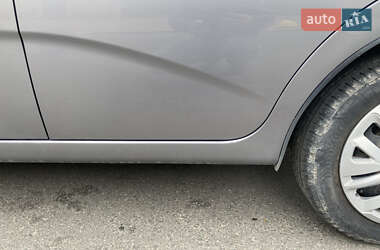 Хетчбек Chevrolet Aveo 2006 в 