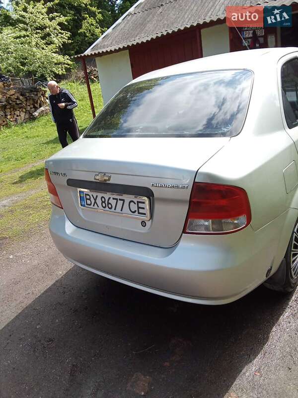 Седан Chevrolet Aveo 2005 в Шепетовке