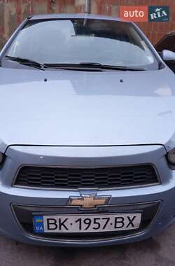 Седан Chevrolet Aveo 2012 в Рівному