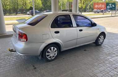 Седан Chevrolet Aveo 2005 в 