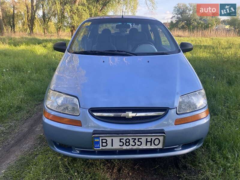 Седан Chevrolet Aveo 2004 в Миргороде