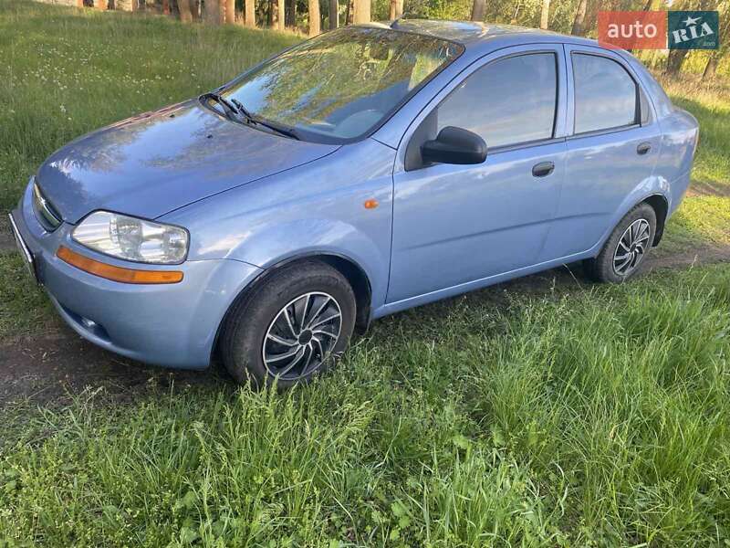 Седан Chevrolet Aveo 2004 в Миргороде
