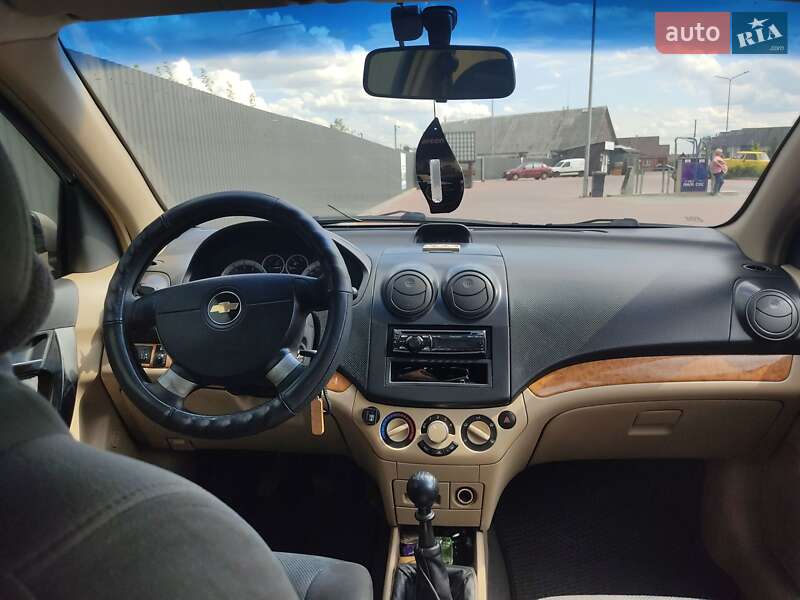 Седан Chevrolet Aveo 2008 в Сарнах