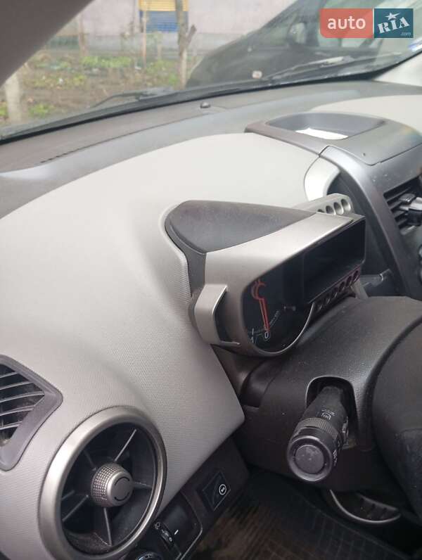 Седан Chevrolet Aveo 2012 в Рівному