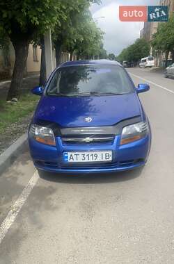 Хэтчбек Chevrolet Aveo 2005 в 