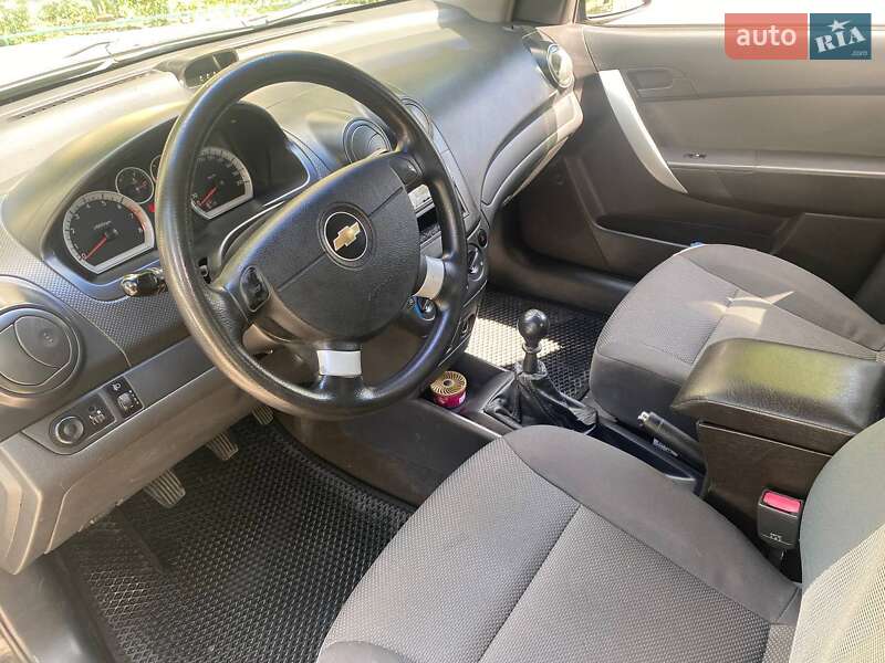 Седан Chevrolet Aveo 2006 в Дніпрі