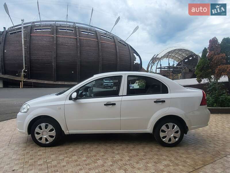 Седан Chevrolet Aveo 2007 в Одессе