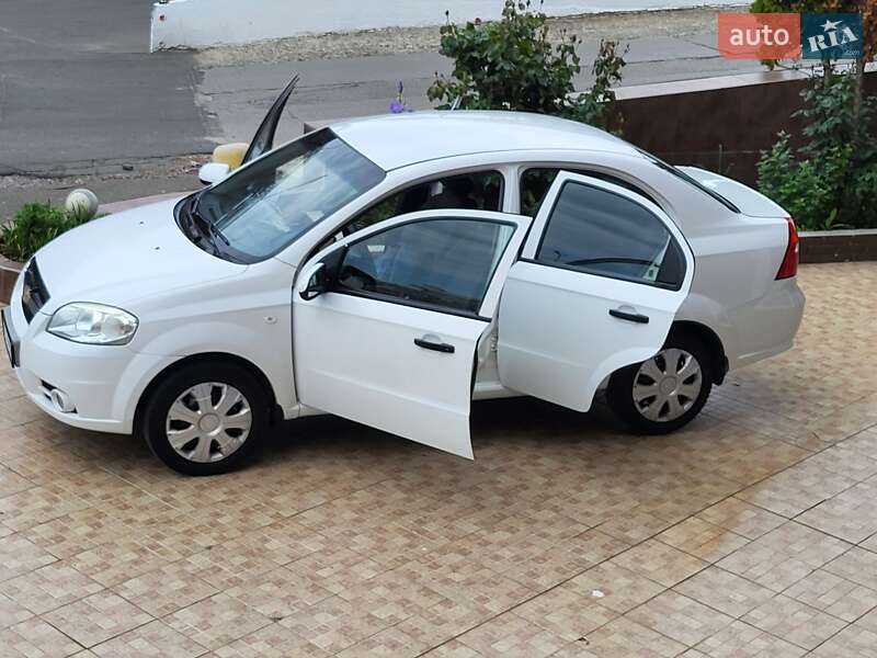 Седан Chevrolet Aveo 2007 в Одессе