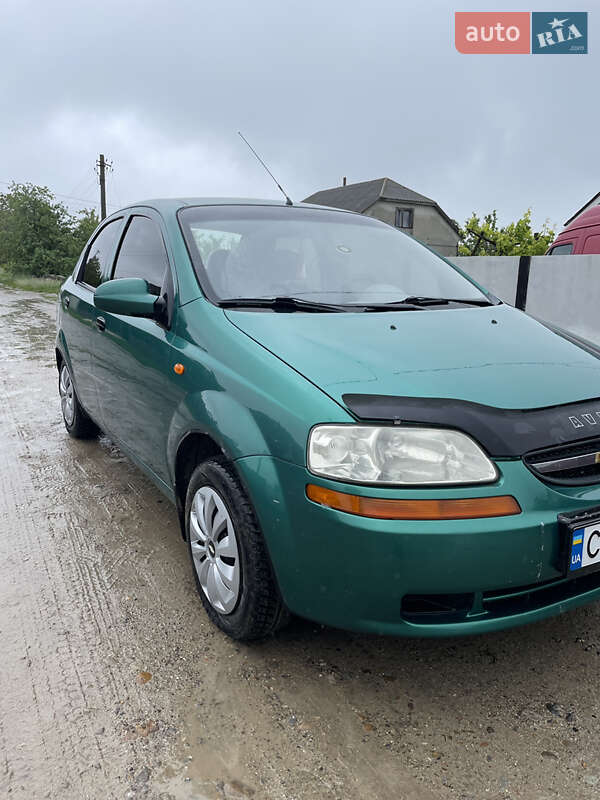 Седан Chevrolet Aveo 2004 в 