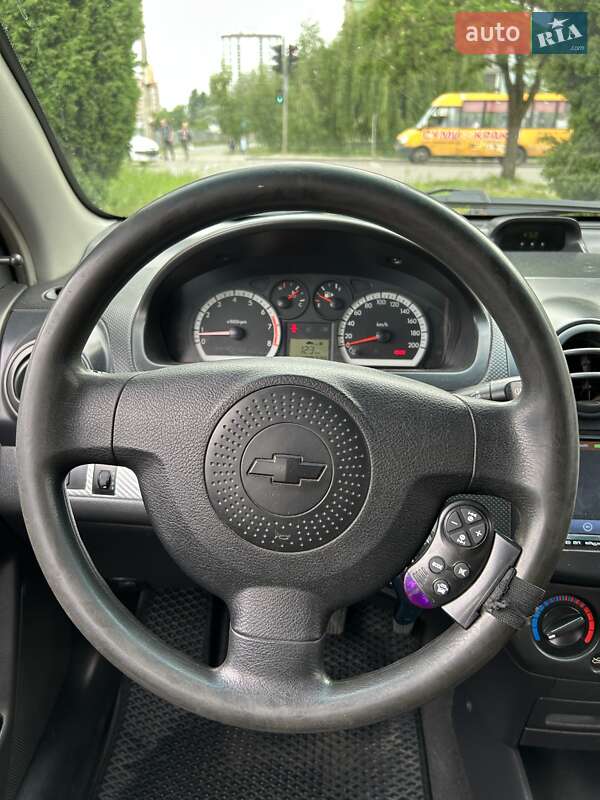 Седан Chevrolet Aveo 2006 в Сумах