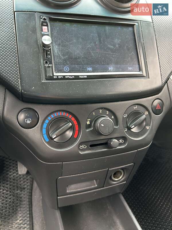 Седан Chevrolet Aveo 2006 в Сумах