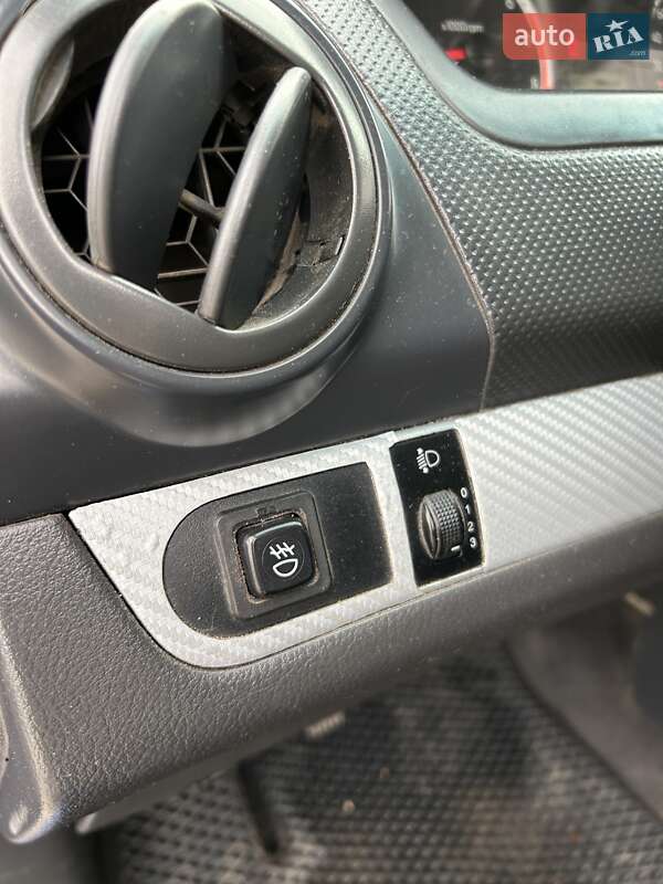 Седан Chevrolet Aveo 2006 в Сумах