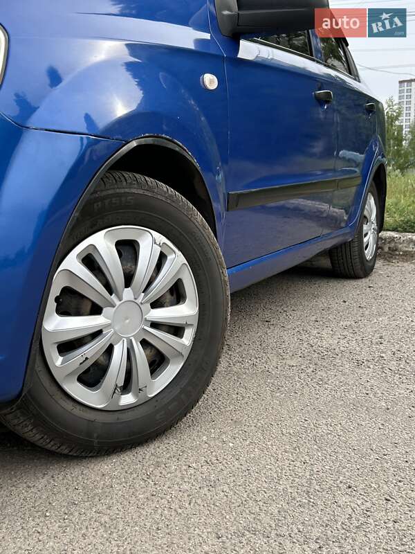 Седан Chevrolet Aveo 2006 в Сумах