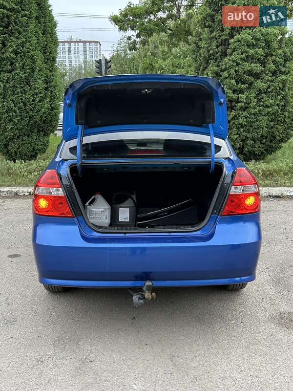 Седан Chevrolet Aveo 2006 в Сумах