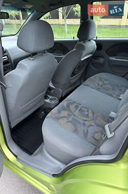 Хэтчбек Chevrolet Aveo 2005 в 