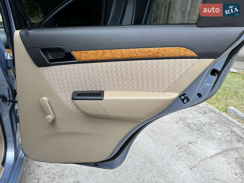 Седан Chevrolet Aveo 2008 в Запоріжжі