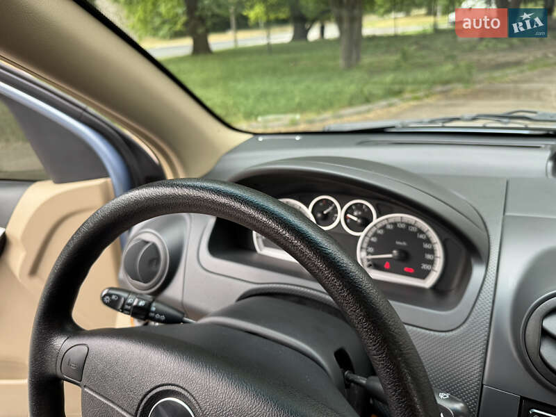 Седан Chevrolet Aveo 2008 в Запоріжжі