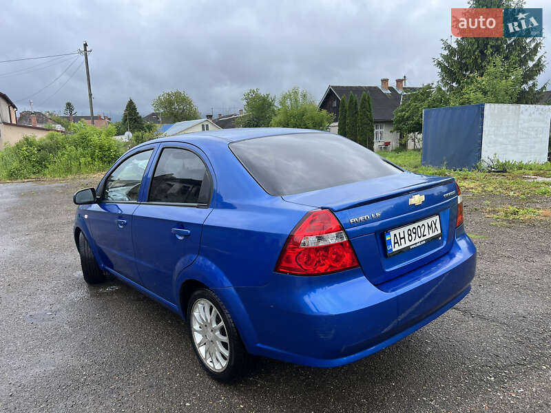 Седан Chevrolet Aveo 2006 в Львове