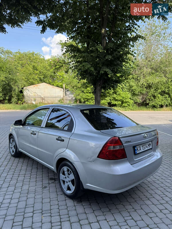 Седан Chevrolet Aveo 2011 в Запоріжжі