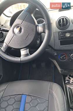 Хетчбек Chevrolet Aveo 2008 в 