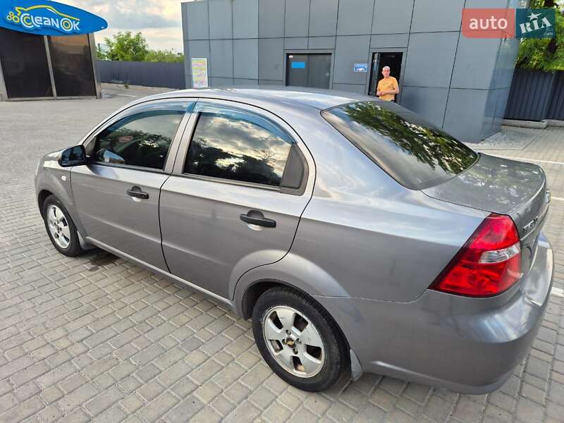 Седан Chevrolet Aveo 2007 в Днепре