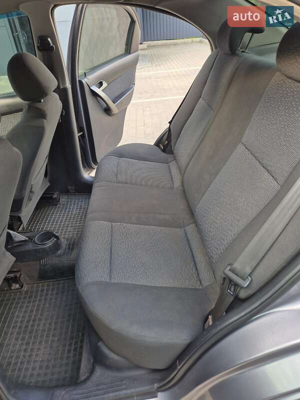 Седан Chevrolet Aveo 2007 в Днепре