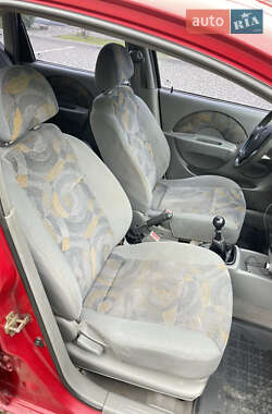 Хетчбек Chevrolet Aveo 2005 в 