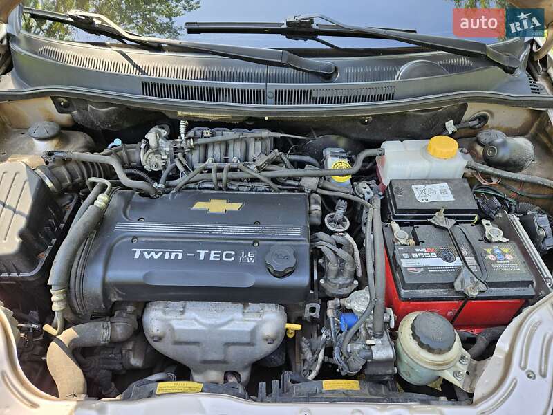 Седан Chevrolet Aveo 2008 в Днепре