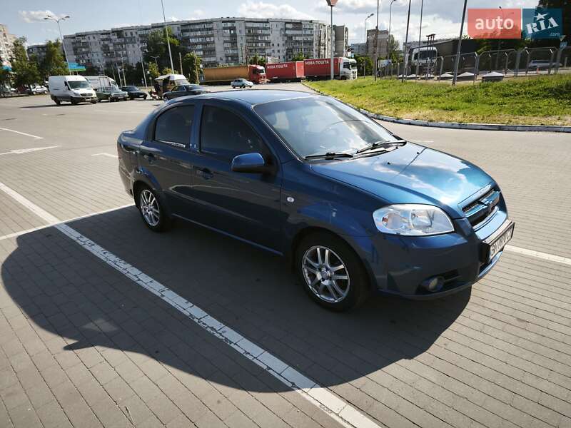 Седан Chevrolet Aveo 2008 в Сумах