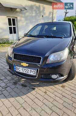 Хэтчбек Chevrolet Aveo 2011 в 