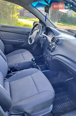 Седан Chevrolet Aveo 2011 в 