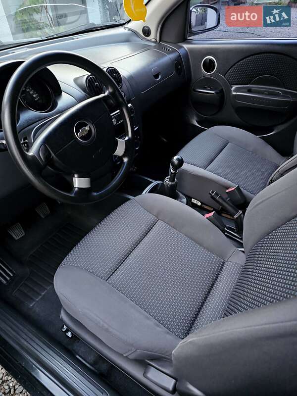 Хэтчбек Chevrolet Aveo 2006 в Харькове