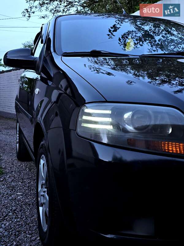 Хэтчбек Chevrolet Aveo 2006 в Харькове