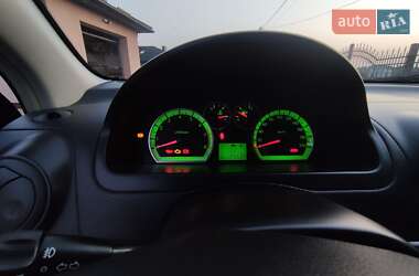 Хэтчбек Chevrolet Aveo 2011 в 