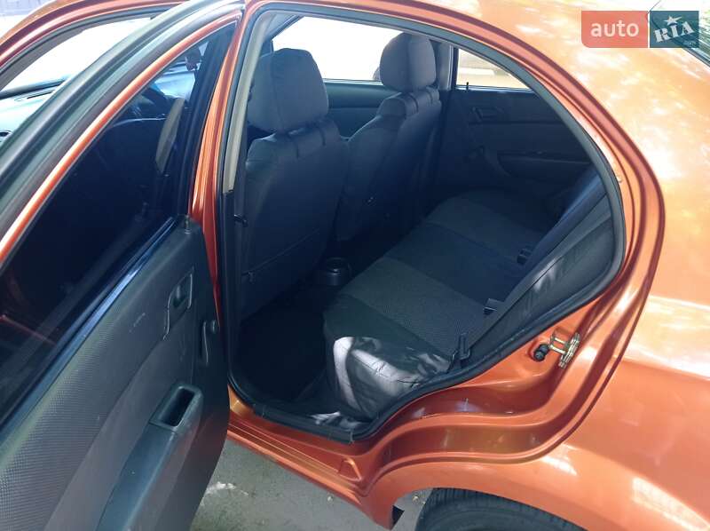 Седан Chevrolet Aveo 2006 в Полтаве