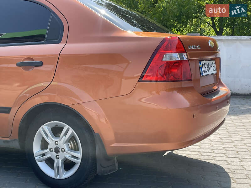 Седан Chevrolet Aveo 2006 в Черновцах
