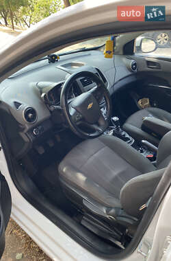 Хетчбек Chevrolet Aveo 2012 в 