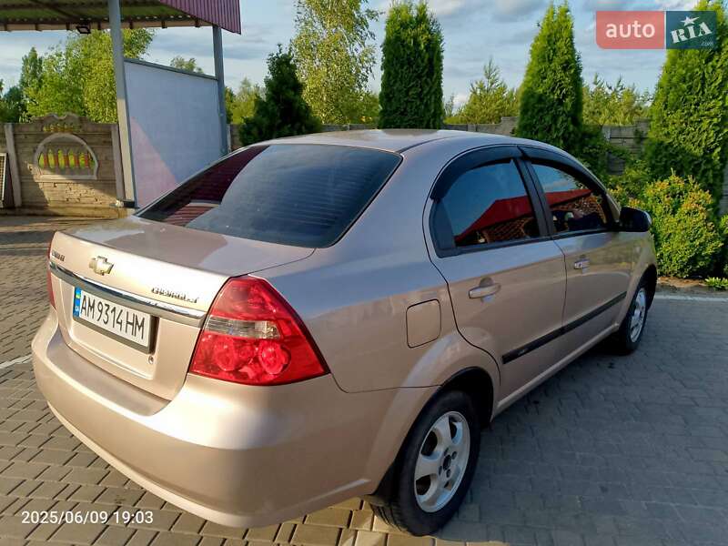 Седан Chevrolet Aveo 2008 в Олевську