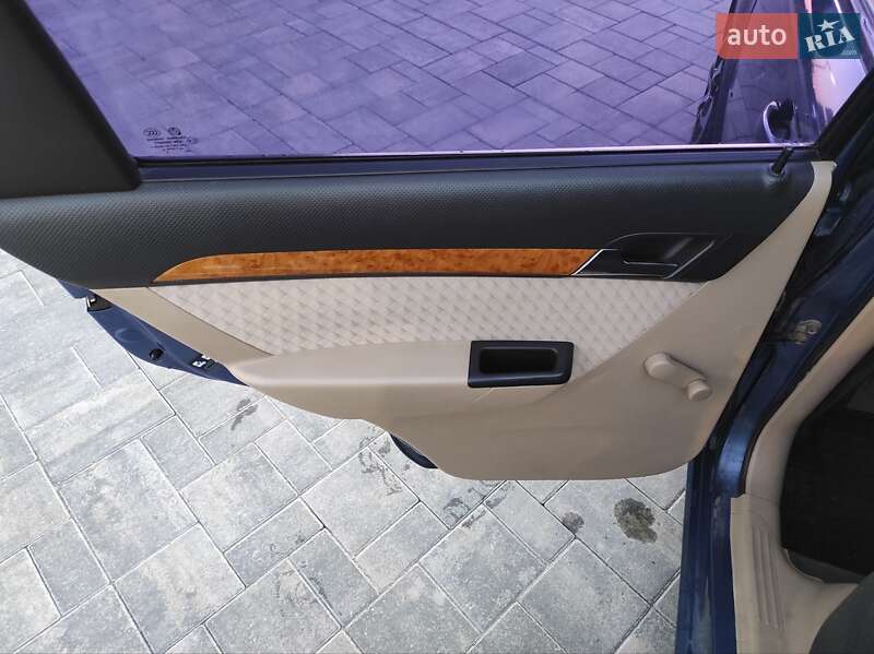 Седан Chevrolet Aveo 2008 в Луцьку