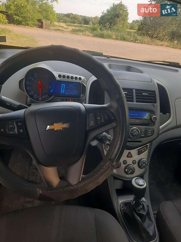 Седан Chevrolet Aveo 2013 в Новоукраїнці