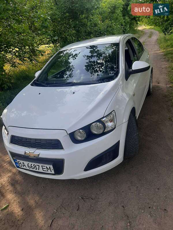 Седан Chevrolet Aveo 2013 в Новоукраїнці