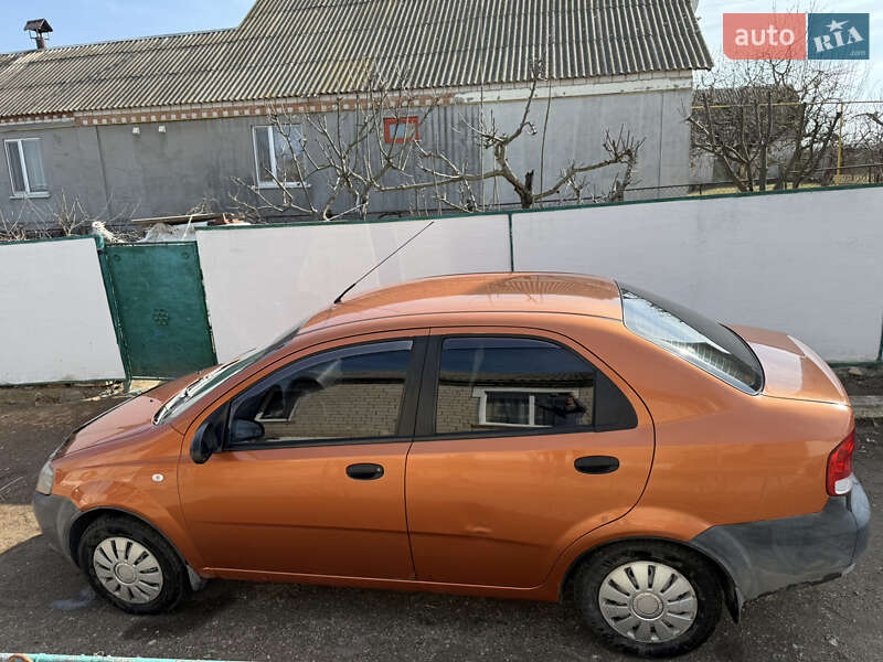 Седан Chevrolet Aveo 2005 в Ладыжине
