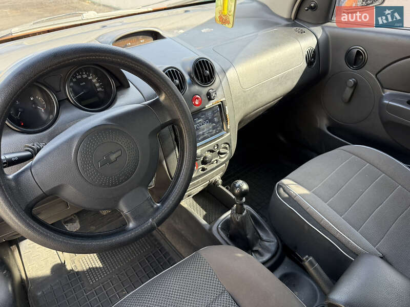 Седан Chevrolet Aveo 2005 в Ладыжине